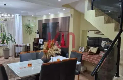 Imperdível oportunidade: Casa à venda em Mirandópolis, São Paulo-SP com 3 quartos, 1 suíte, 3 banheiros e 2 vagas de garagem!