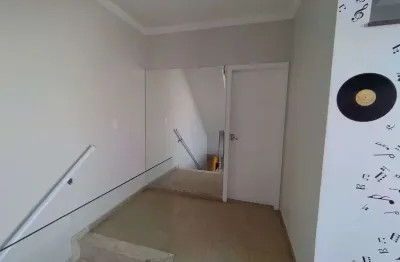 Imperdível casa à venda em São Paulo - Ipiranga: 3 quartos, 3 salas, 4 banheiros, 2 vagas de garagem e 229m² de área.