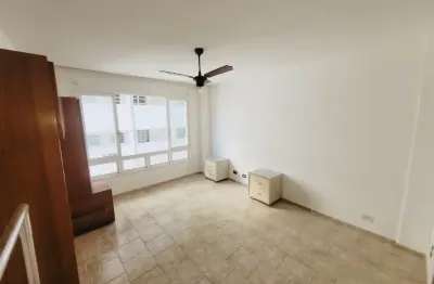 Kit 36 m2ª ,1 vaga, 1 quarto,prédio frente a praia gonzaga - santos