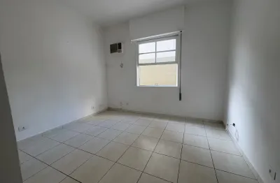 Kitnet embaré ,1 vaga prédio frente a praia,reformado239.000,00