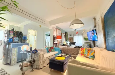 60m2 ,varanda,frente a praia(aquário),reformado - ponta da praia - santos