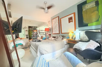 60m2 ,varanda,frente a praia(aquário),reformado - ponta da praia - santos