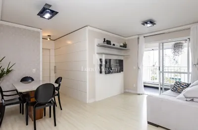 Apartamento em cond. clube, com 2 quartos, 2 vagas, no portão.