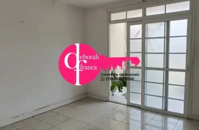Alugo casa duplex com tres quartos sendo uma suite em feira de santana ba