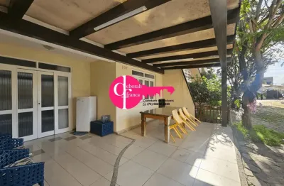 Alugo casa com tres quartos em condominio fechado em feira de santana bahia