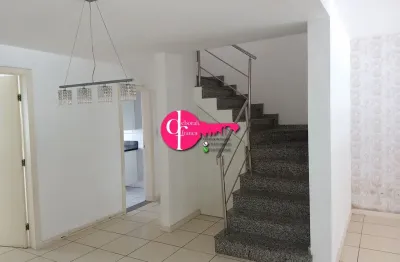 Vendo casa com tres quartos em condominio fechado em feira de santana bahia