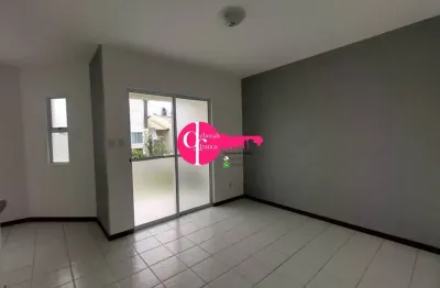 Alugo casa com tres quartos em condominio fechado em feira de santana bahia