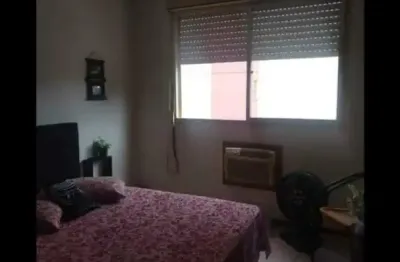 Vendo ótimo apt, na  rua general  telino chagastelles, amplo, arejado,  em frente ao ônibus, mercados ,farmárcias etc...