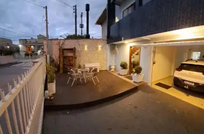 Casa com Arquitetura, Conforto e Elegância na Vargem Do Bom Jesus
