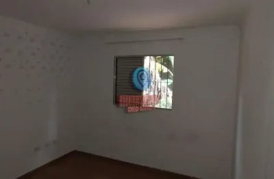 Sobrado charmoso com 2 dormitórios em localização estratégica: conforto, segurança e preço imperdível!'