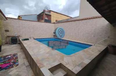 Oportunidade! sobrado com 304m², piscina aquecida, churrasqueira e muito conforto