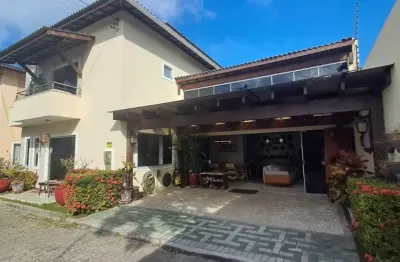 Casa duplex condomínio buraquinho   investimento: 890.000  com  4/4, sendo um quarto térreo com suite canadense
