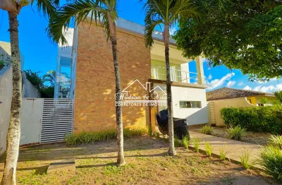 Casa piatã piatã  investimento: 2.000.000  são 4/4 suítes, sala com pé direito duplo, lavabo, copa/cozinha, área externa, espaço gourmet, jacuzzi, bastante área verde, super ventilada.