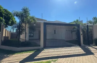 Casa Térrea de esquina localizada no Jardim Itália em Maringá, imóvel novo nunca habitado !