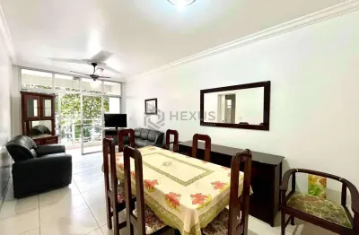 Apartamento com varanda a uma quadra da praia das pitangueiras, guaruja