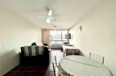 Apartamento a uma quadra da praia das pitangueiras, guarujá-sp.
