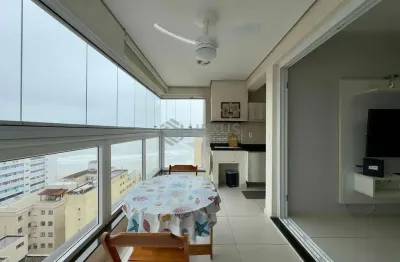 Apartamento com varanda gourmet a uma quadra da praia das pitangueiras, guaruja