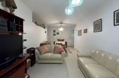 Apartamento na praia das pitangueiras de 2 quartos com 1 vaga, guarujá-sp.