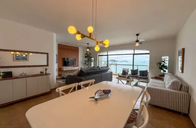 Apartamento frente mar com varanda vista mar na Praia das Asturias, Guaruja