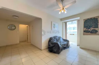 Apartamento com varanda e vista livre a uma quadra da praia das pitangueiras de 2 quartos (1 suíte)