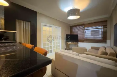 Apartamento reformado e mobiliado na quadra mar da praia das pitangueiras, guaruja