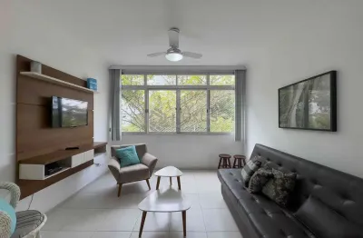 Apartamento mobiliado com vista livre a uma quadra da praia das pitangueiras, guaruja | hexus intel