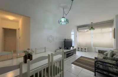 Apartamento mobiliado a duas quadras da praia das pitangueiras, guaruja | hexus inteligência imobil