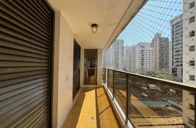 Apartamento com varanda e lazer na praia das pitangueiras, guaruja | hexus