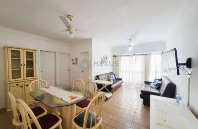 Apartamento mobiliado com varanda e vista livre a uma quadra da praia das pitangueiras, guaruja