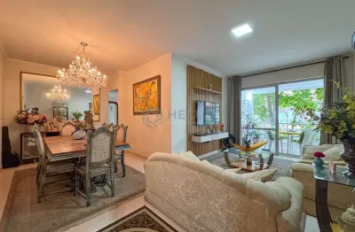 Apartamento com varanda a uma quadra da praia das pitangueiras, guaruja