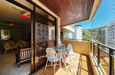 Apartamento com varanda e lazer na praia das pitangueiras, guaruja