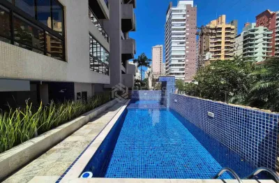 Apartamento com varanda e lazer na praia das pitangueiras, guaruja