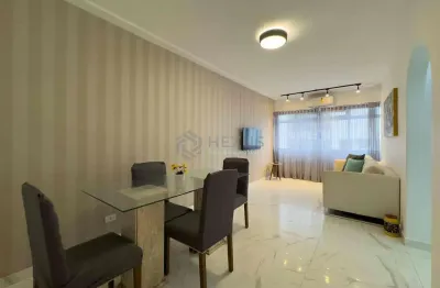 Apartamento reformado e mobiliado a duas quadras da praia das pitangueiras, guaruja