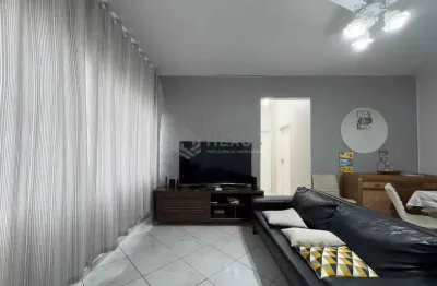 Apartamento reformado e mobiliado na quadra mar da praia das pitangueiras, guaruja