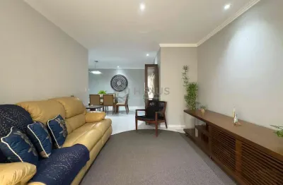 Apartamento reformado com varanda e lazer a uma quadra da praia das pitangueiras, guaruja