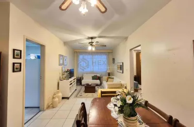 Apartamento na quadra mar da praia das pitangueiras, guaruja