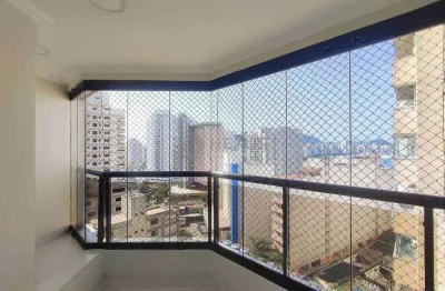 Apartamento com varanda e lazer a uma quadra da praia das asturias, guaruja