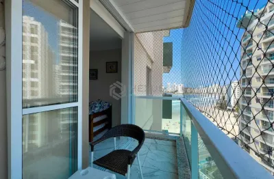 Apartamento reformado com varanda e vista mar na quadra mar da praia das pitangueiras, guaruja