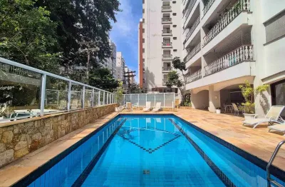Apartamento com varanda e lazer na praia das pitangueiras, guaruja