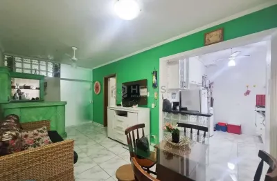 Apartamento reformado com varanda, lazer, piscina e churrasqueira a duas quadras da praia das pitan