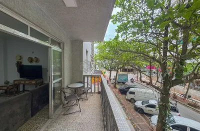 Apartamento beira-mar com varanda na praia das pitangueiras, guarujá