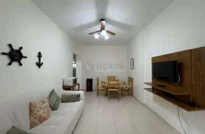 Apartamento com varanda a uma quadra da Praia das Pitangueiras, Guaruja