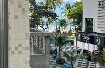 Apartamento com vista mar na quadra mar da praia das pitangueiras, guaruja