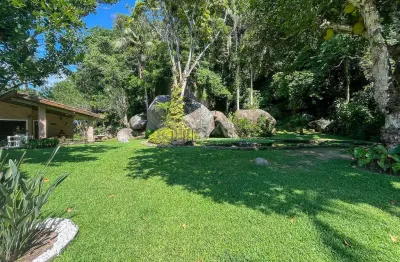 Casa perfeita para pousada ou retiro no Jardim Guaiuba, Guaruja