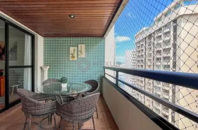 Apartamento com varanda, lazer e vista mar na quadra-mar da praia das pitangueiras, guaruja