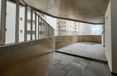 Apartamento com varanda, vista mar e lazer na praia das pitangueiras, guaruja