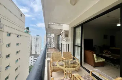 Apartamento com varanda, vista mar e lazer a uma quadra da praia das pitangueiras, guaruja