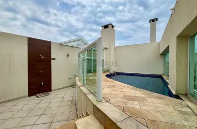 Cobertura duplex com piscina e churrasqueira em prédio novo na quadra mar da praia das pitangueiras