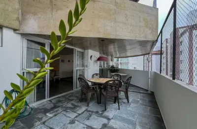 Apartamento com varanda, vista mar e lazer na praia das pitangueiras, guaruja