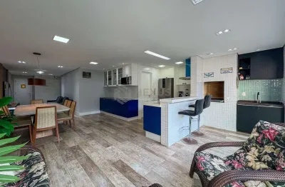 Apartamento reformado com varanda gourmet e lazer a duas quadras da praia das pitangueiras, guaruja